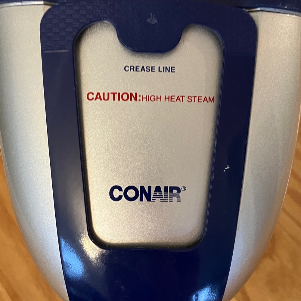 Conair Handheld Garment Steamer - Picture 2 of 3